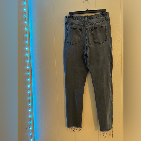 🔘🔘🔘 BLACK HIGH WAISTED DESTROYED SKINNY JEANS ⬛️⬛️⬛️ - Picture 5 of 5